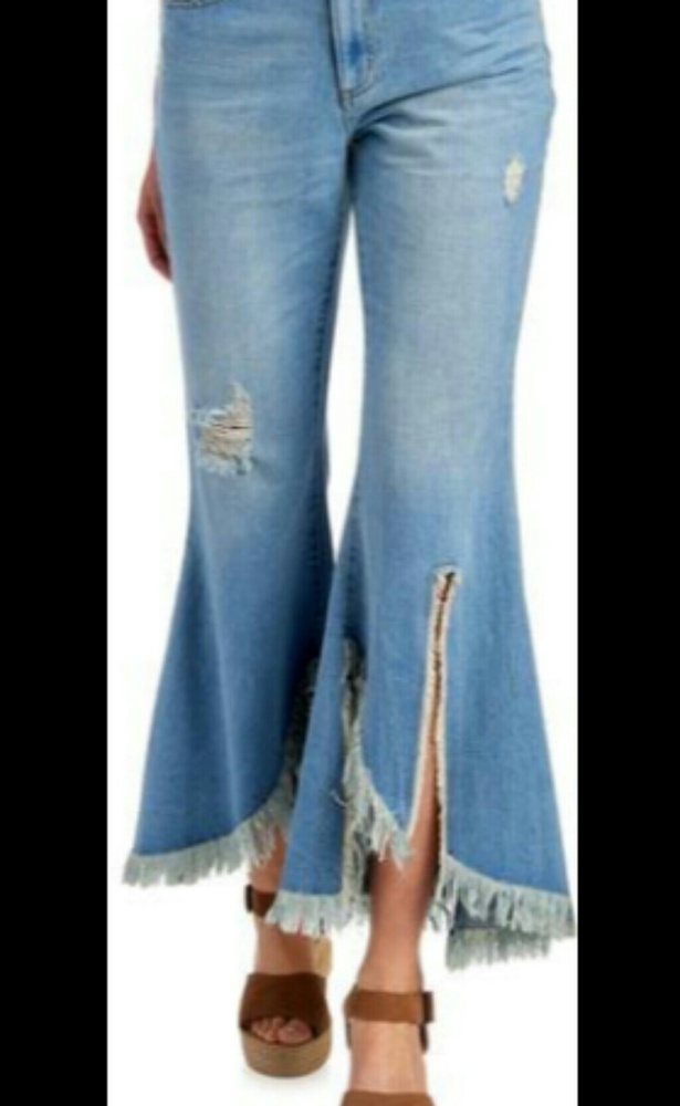 Wide flare asymmetrical fray jean